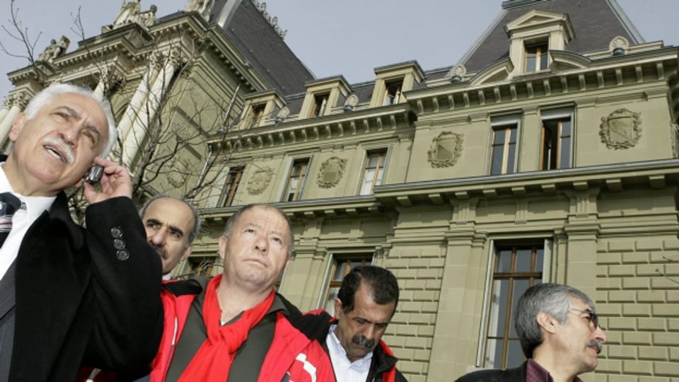 Dogu Perincek (links) vor dem Bundesgericht in Lausanne im März 2007.