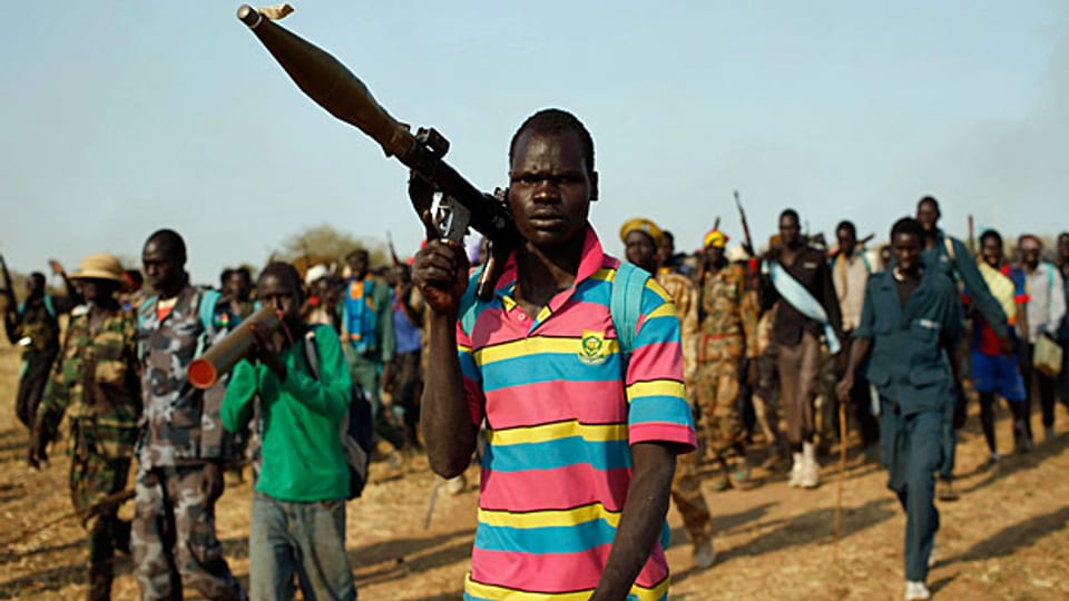 Eine lokale Jugendmiliz in Südsudan. Der Leiter von Unicef Südsudan sagt zu den Kindersoldaten: «Diese Kinder wurden gezwungen, Dinge zu tun und mitanzusehen, die kein Kind je erleben sollte».