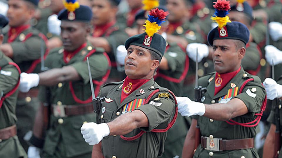 Soldaten der srilankischen Armee an der Parade zum Unabhängigkeitstag in der Hauptstadt Colombo.