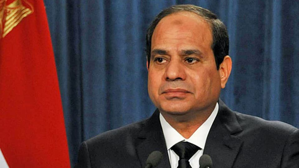 Der ägyptische Präsident al-Sisi informiert über Luftangriffe auf IS-Stellungen in Libyen.