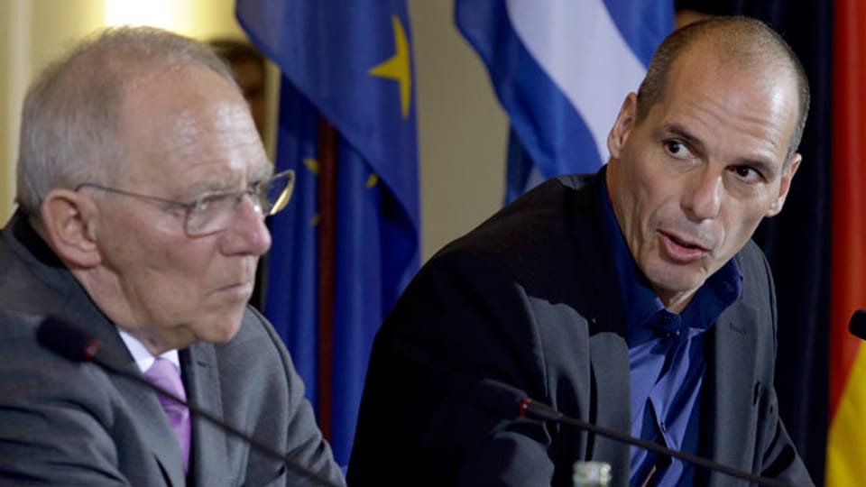 Weder der deutsche Finanzminister Wolfgang Schäuble (links) noch Griechenlands  Finanzminister Yanis Varoufakis liessen sich vor dem Treffen in die Karten blicken.