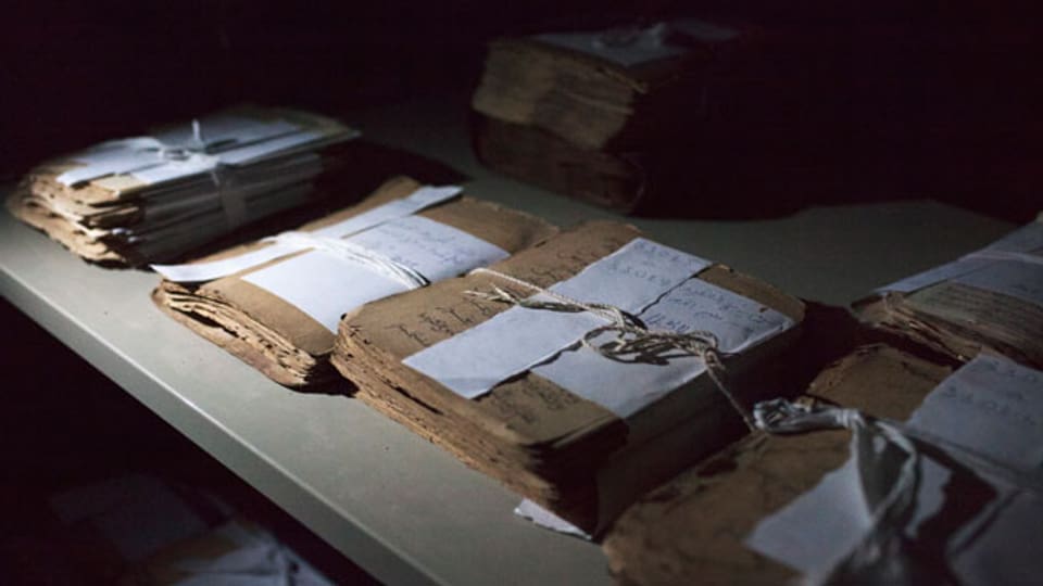 Über 4000 alte Handschriften wurden von radikalen Islamisten in Timbuktu verbrannt. Bild: Islamische Handschriften aus dem 13. bis 15. Jahrhundert im Ahmed Baba Zentrum für islamische Studien in Timbuktu.