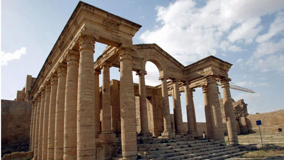 Ruinen des griechischen Tempels in Hatra, Irak.