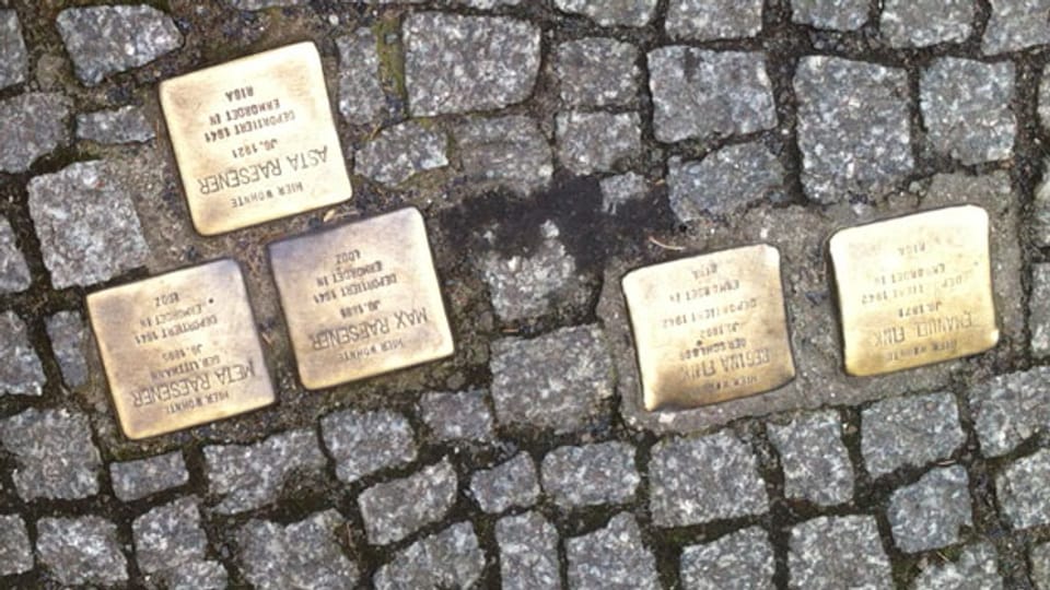 Die «Stolpersteine» erinnern an Menschen, die von den Nazis deportiert und vergast worden sind.