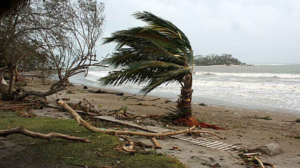 Nach dem Zyklon «Pam» ist noch unklar, wie es auf den zahlreichen kleineren Inseln der Inselstaats Vanuatu aussieht.