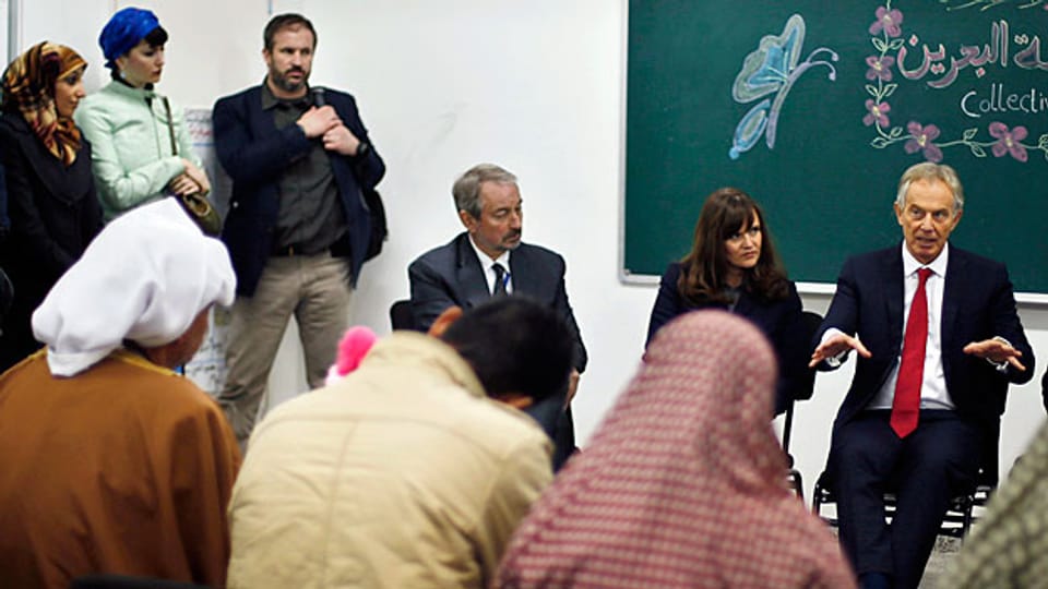 Als Delegierter des Nahost-Quartetts besucht der ehemalige britische Premier Tony Blair eine Schule der Uno in Gaza Stadt.