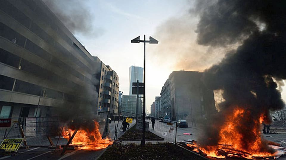 Eskalation der Gewalt: Chaoten haben die geplanten friedlichen Proteste gegen die Europäische Zentralbank instrumentalisiert.