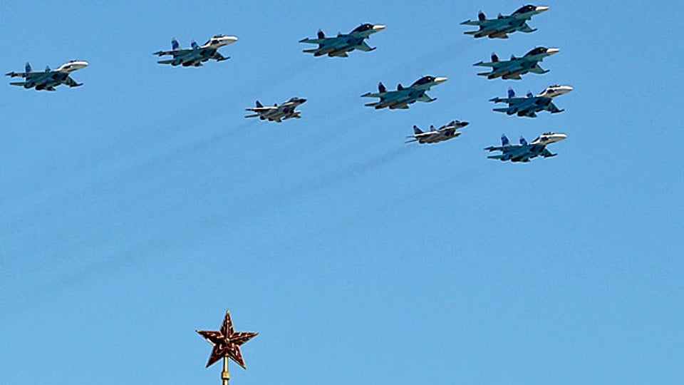 Die russiche Luftwaffe  anlässlich der Siegestag-Parade in Moskau, am 9. Mai 2014