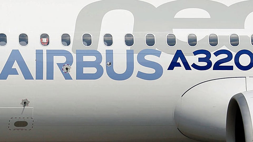 Schriftzug eines Airbus A320neo, nach einem ersten Testflug.