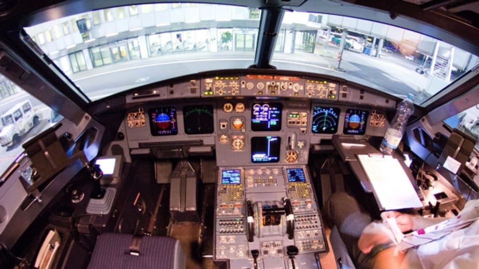 Lufthansa will neue Regeln für den Aufenthalt im Cockpit.