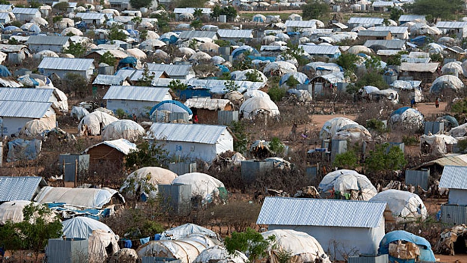 Dadaab: 400'000 Flüchtlinge als Sündenböcke. Kenia will das grösste Flüchtlingslager der Welt schliessen.