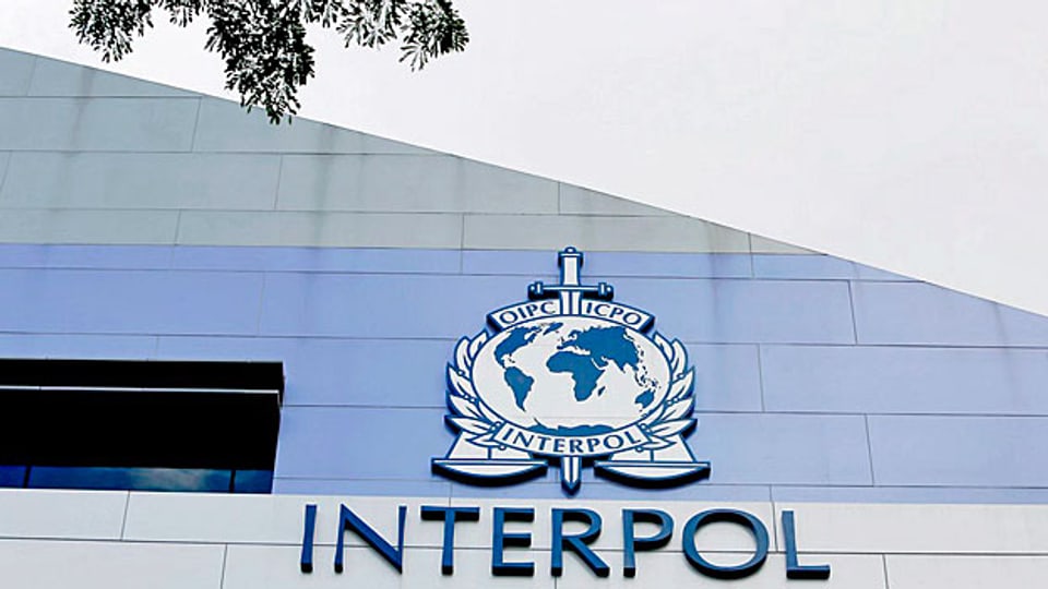Interpol setzt immer wieder politisch Verfolgte auf die Fahndungsliste.