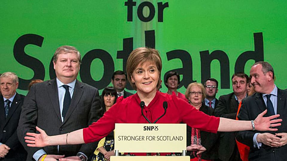 Schlagfertig, kompetent, präzise - und ziemlich gefährlich für etablierte Grossparteien: Die schottische Regierungschefin Nicola Sturgeon.