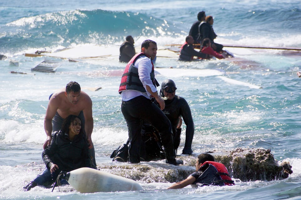Schiffbrüchige im Mittelmeer (nahe der griechischen Insel Rhodos, 20.4.2015).