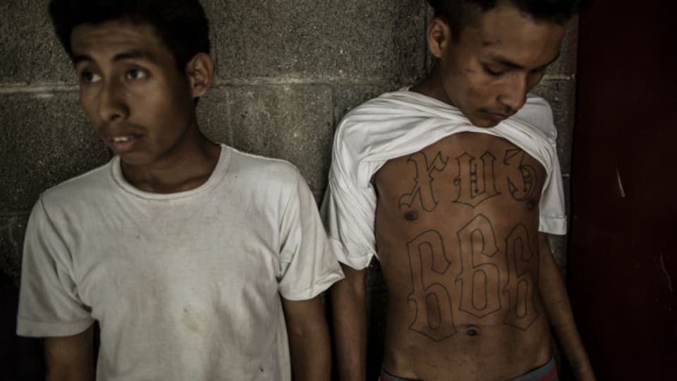 Zwei mutmassliche Gangmitglieder in El Salvador