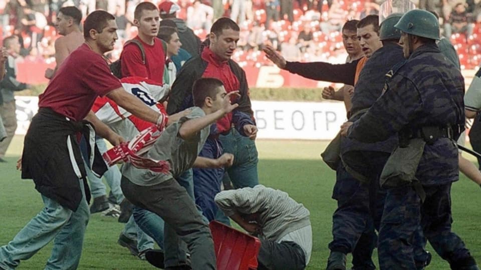 Gewalt im Stadtion gehört in Belgrad zum Fussball dazu.