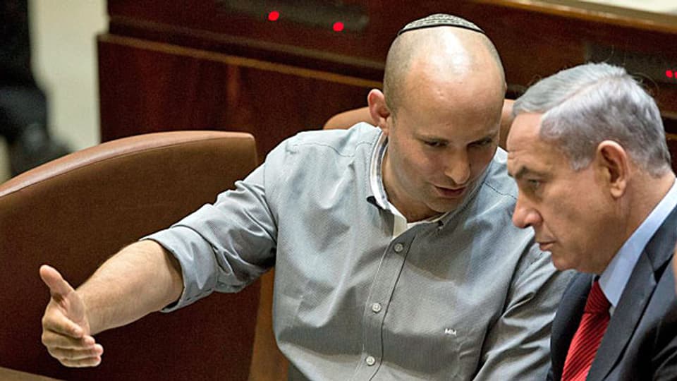 Naftali Bennett vom «Jüdischen Haus» in Diskussion mit dem israelischen Premier Benjamin Netanyahu.
