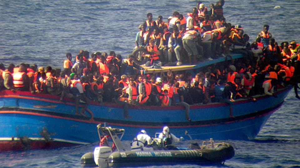 Der Uno-Sicherheitsrat prüft Vorschläge zur Bekämpfung des Flüchtlingsproblems im Mittelmeerraum.