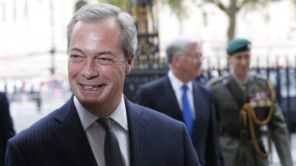 Alles nur ein Spielchen? Nigel Farage wollte als UKIP-Chef zurücktreten, jetzt bleibt er doch.