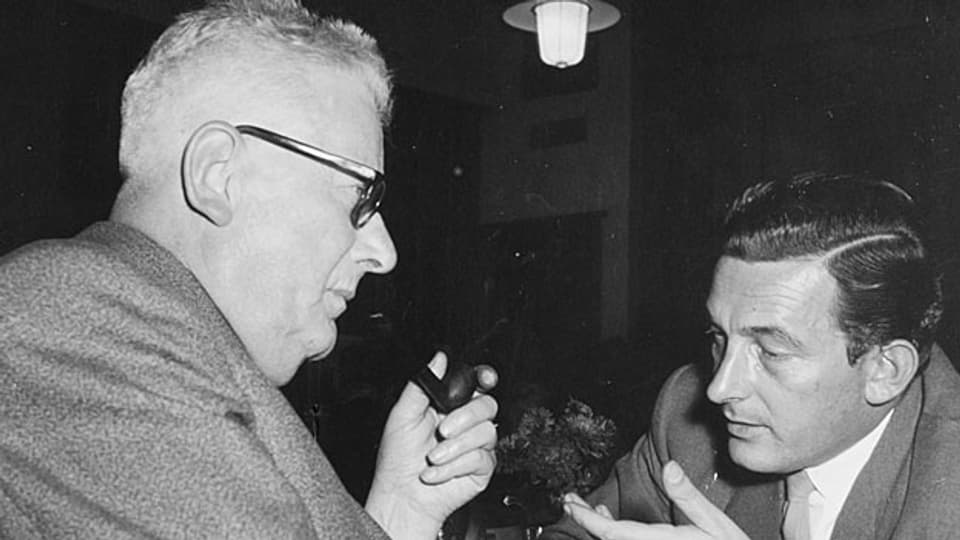 Der erste und langjährige Bundeshausredaktor Walter von Kaenel (rechts), auf einem Bild aus den 1950er-Jahren.