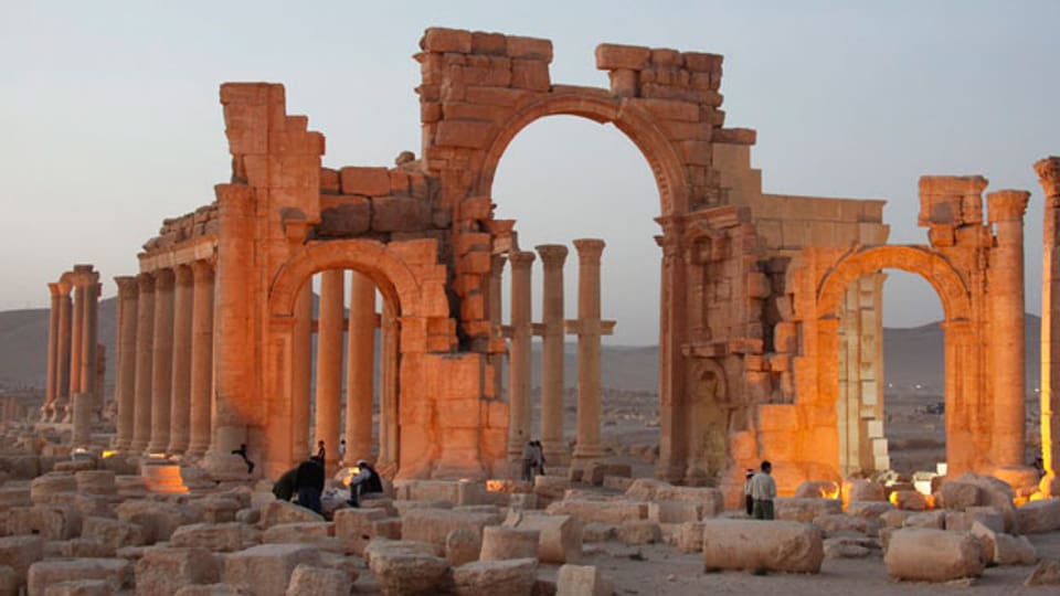 Ansicht der alten Stadt von Palmyra im Zentrum von Syrien. Extremisten der IS-Miliz zerstören systematisch historische Stätten.