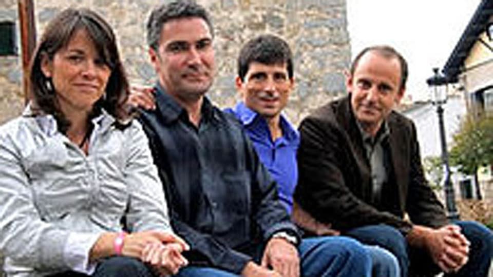 Mitglieder der Bürgerbewegung «Vecinos por Torrelodones». Nachdem die «Vecinos» die zweifelhaften Geschäfte des konservativen Dorfkönigs aufgedeckt hatte, wurde Elena Birriun (ganz links) Bürgermeisterin.