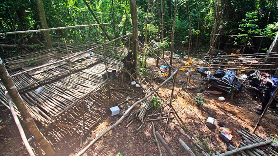 Im Dschungel im Norden Malaysias hat die Polizei die Massengräber entdeckt. Bild: ein Durchgangslager der Menschenhändler.