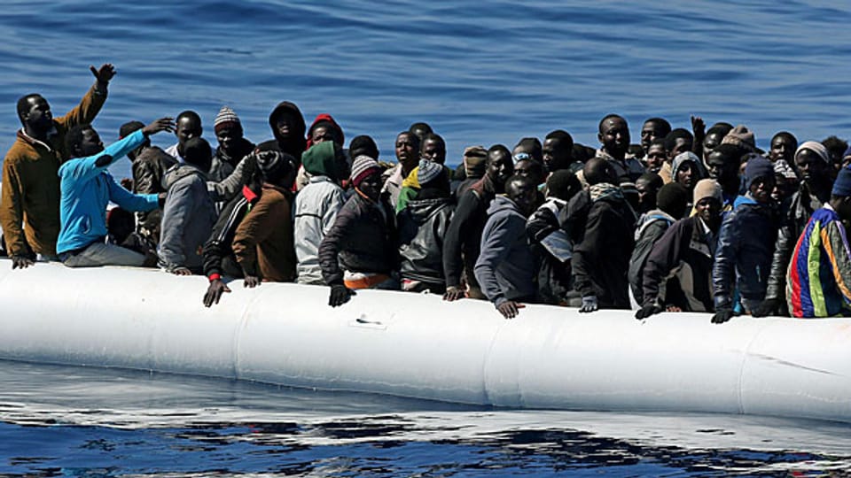Massnahmen gegen das Flüchtlingsdrama im Mittelmeer: Die EU will Italien und Griechenland entlasten und 40'000 Flüchtlinge auf andere Länder verteilen.