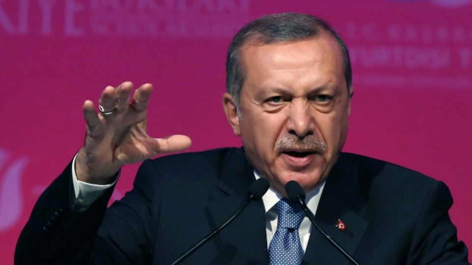 Erster Auftritt seit Sonntag des türkischen Präsidenten Erdogan.