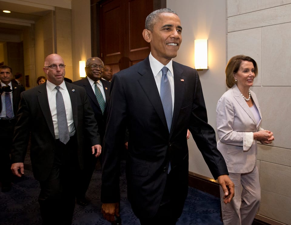 Präsident Obama und Nancy Pelosi, demokratische Fraktionschefin des Repräsentantenhauses, vor der Abstimmung.