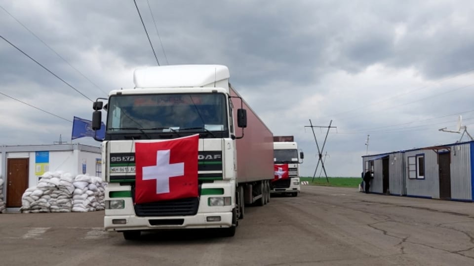 Hier der erste Schweizer Hilfskonvoi, der die Ostukraine im Mai erreichte.