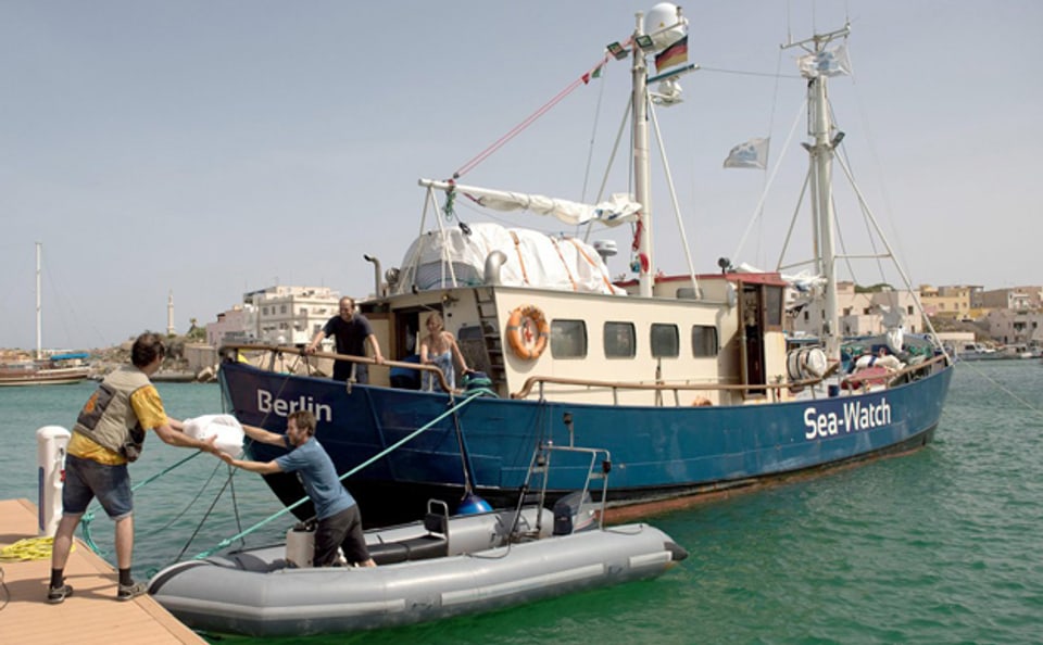 die MS Sea Watch im Hafen von Lampedusa