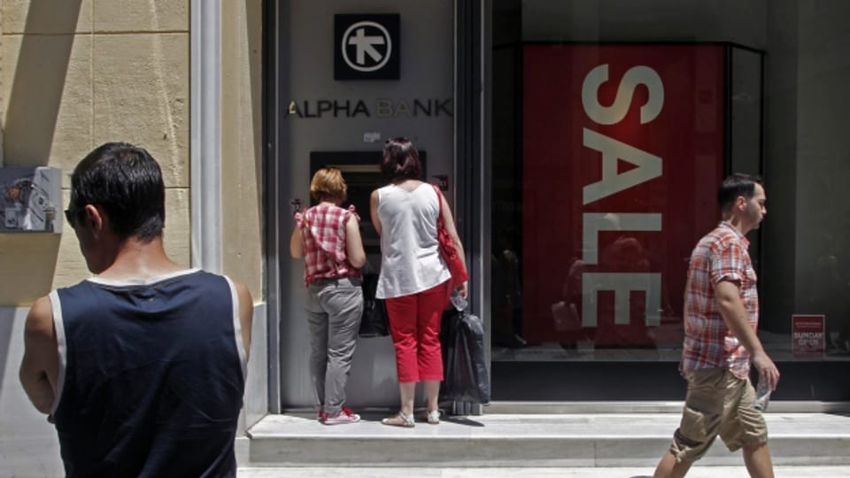 Von Normalität trotzdem noch keine Spur - in Griechenland öffnen am Montag wieder die Banken.