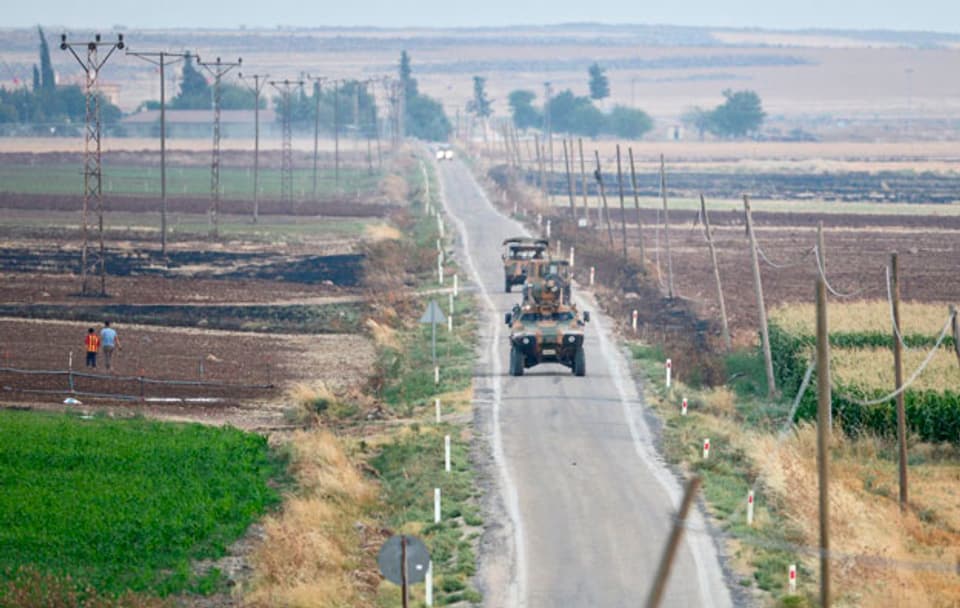 Patrouillen an der türkisch-syrischen Grenze