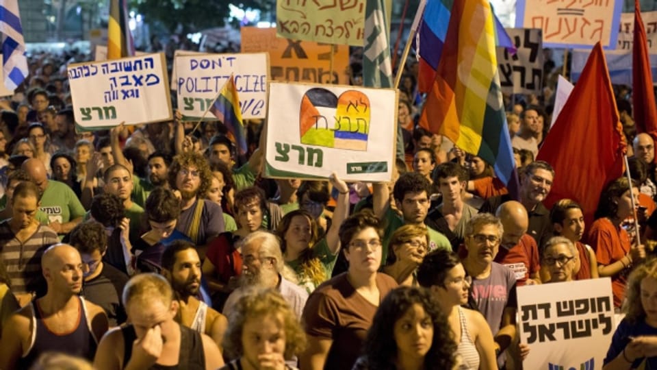 Am Samstagabend demonstrierten hier in Jerusalem und in ganz Israel Tausende gegen Hassverbrechen.
