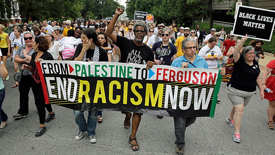 «End Racism Now» - nicht nur in Ferguson, auch in St. Louis wurde am vergangenen Wochenende gegen Gewalt und Rassismus demonstriert.