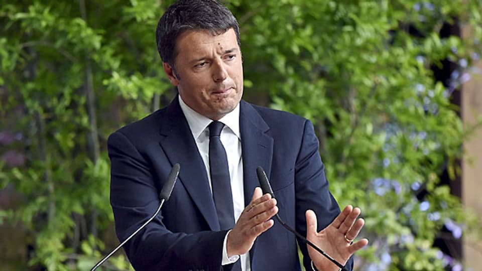 Genug mit den Weinerlichkeiten, wir müssen die Ärmel hochkrempeln und Süditalien aus der Armut holen, sagt der italienische Premier Matteo Renzi.