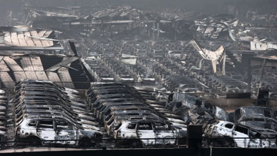 Zerstörte Gebäude und Häuser nach den verheerenden Explosionen und Bränden in Tianjin.