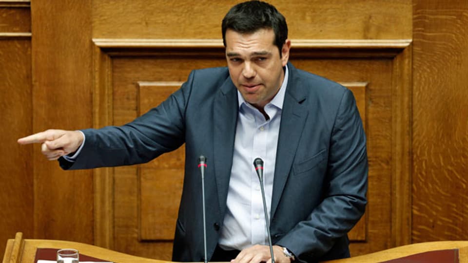 Der griechische Ministerpräsident Alexis Tsipras spricht sich vor dem Parlament für das EU-Hilfspaket aus.