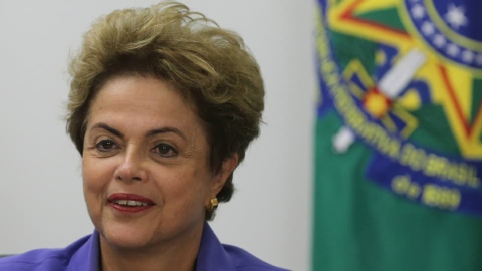 Unter Druck: Der brasilianischen Präsidentin Dilma Rousseff weht ein rauher Wind entgegen.