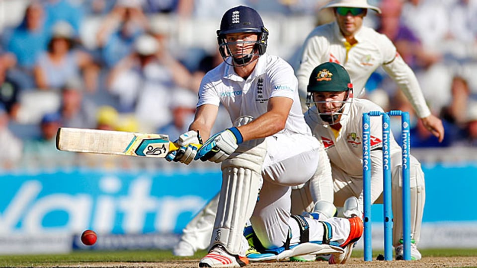Der englische Cricketspieler Jos Buttler in Aktion - beim Spiel England gegen Australien am 22. Auugust.
