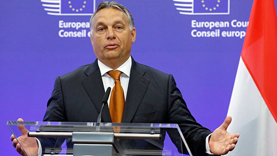 Eine Lösung des Flüchtlingsdramas in Ungarn scheint fern. Während in seinem Land hunderte Flüchtlinge in den Budapester Ostbahnhof drängen, erklärt Premier Orban in Brüssel: «Das Problem ist kein europäisches Problem».