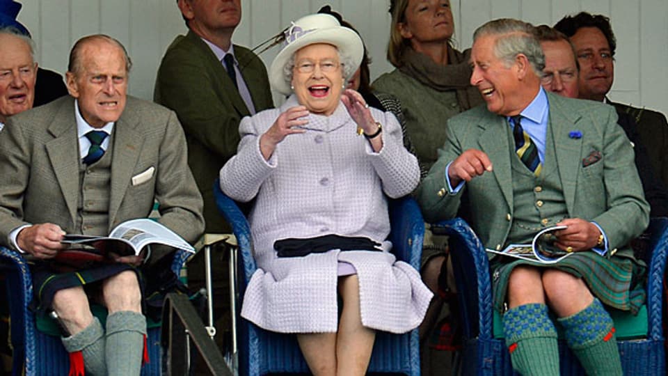 Manchmal ist die britische Königin Elisabeth II auch sehr vergnügt – hier an einer Veranstaltung im schottischen Braemar.