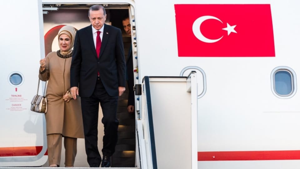 Der türkische Präsident Erdogan und seine Frau bei ihrer Ankunft in Brüssel.
