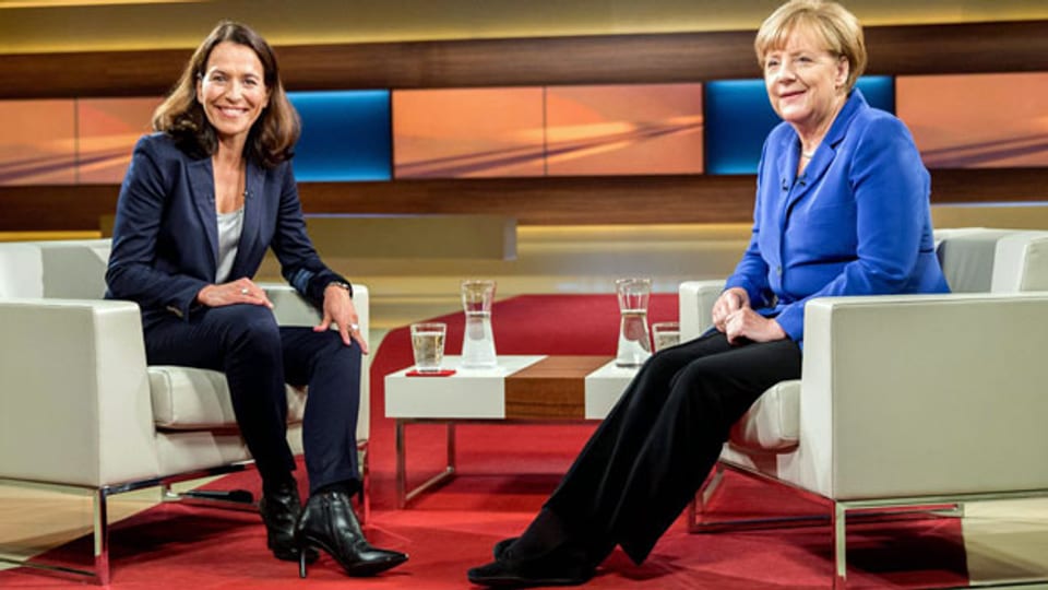 Die deutsche Bundeskanzlerin Angela Merkel in der ARD-Talk-Show Anne Will.