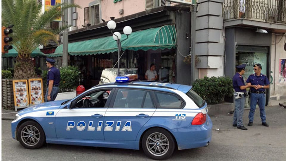 In Rom führt die italienische Polizei eine Razzia gegen Beamte und Unternehmer durch.