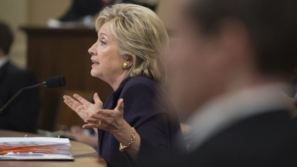 Hillary Clinton an der Anhörung wegen dem Terroranschlag auf das US-Konsulat in der libyschen Stadt Bengasi, bei dem 2012 vier Amerikaner ums Leben kamen, darunter der Botschafter.