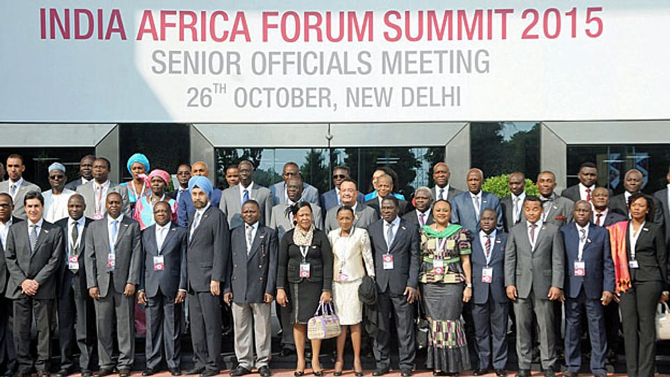 Fototermin für Teilnehmerinnen und Teilnehmer am Indien-Afrika-Gipfel in Neu Delhi.