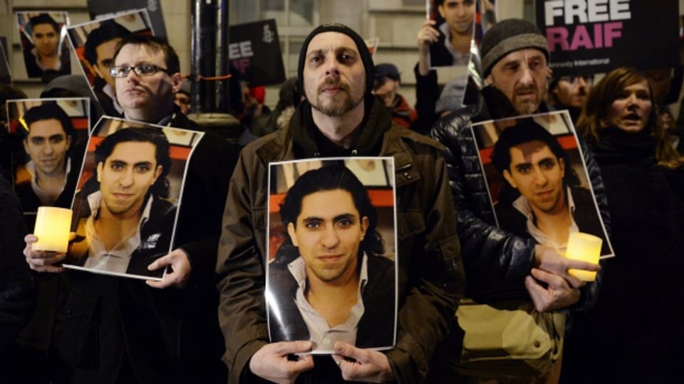 «Free Raif!» - Eine Gruppe von Aktivisten im Januar 2015 vor der saudi-arabischen Botschaft in London.