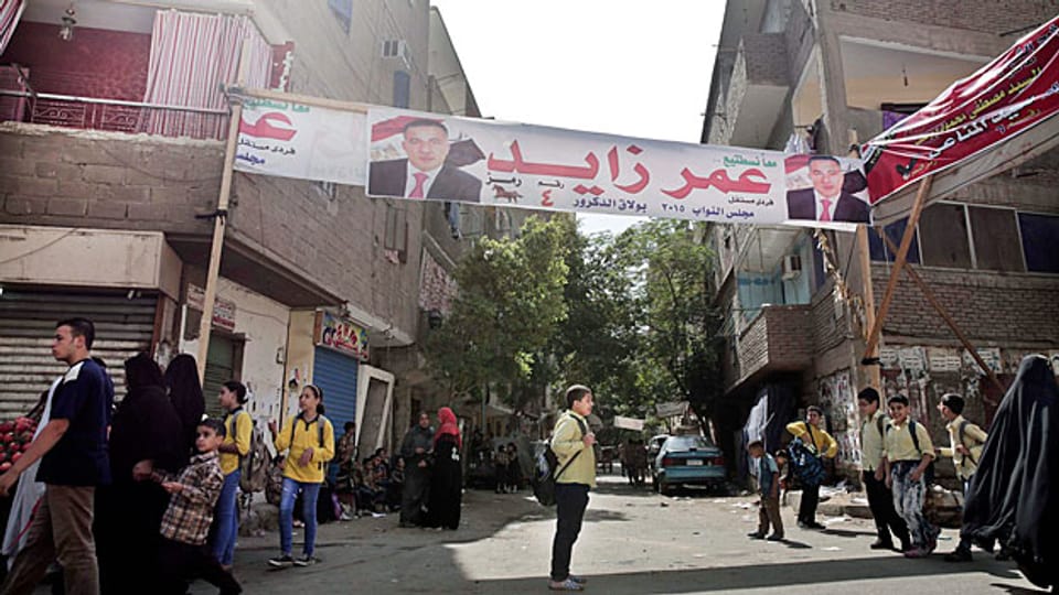 Das wichtigste der unzähligen Probleme Ägyptens: Es gibt kaum Jobs, am wenigsten für Junge, sagt ein Bewohner des Kairoer Boulaq-Quartiers - und die Jungen machen in Ägypten die Hälfte der Bevöklerung aus.